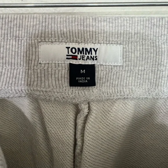 Tommy Hilfiger Women's Heather Gray Athletic Shorts - Picture 13 of 13